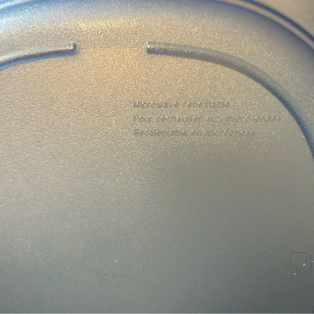 Vintage Tupperware Blue 9.5” microwaveable square luncheon plates (set of 4) - Picture 6 of 7